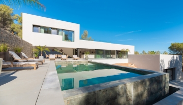 Resa Estates Ibiza villa te koop modern 1. main house.jpg